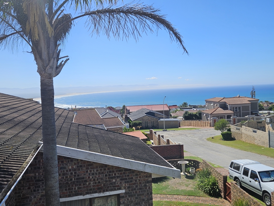 3 Bedroom Property for Sale in Wavecrest Eastern Cape